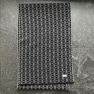 EUC Dale of Norway Black and White Pattern Scarf Diamond Geometric One Size (OS)